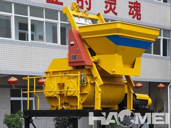 concrete mixer with lift